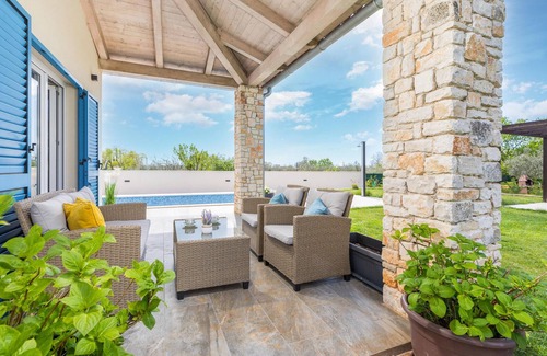 Gajana House | Amazing home in Gajana with WiFi