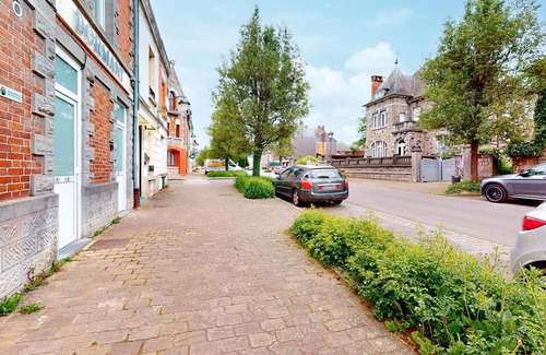 Haybes House | Amazing home in Haybes with WiFi