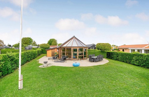 Hejlsminde Strand House | Amazing home in Hejls with kitchen