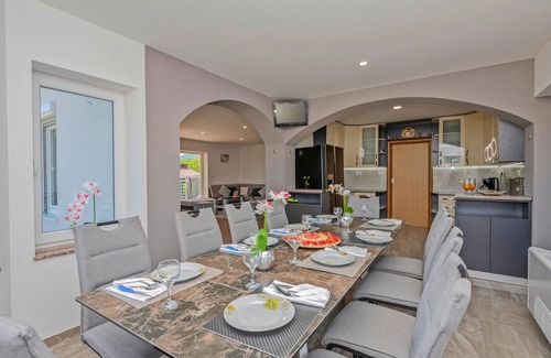 Knezovici House | Amazing home in Donji Prolozac
