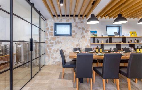 Mucici House | Amazing Home In Jurdani