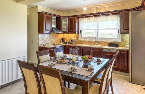 Pylos-Nestoras House | Amazing home in Koroni with WiFi