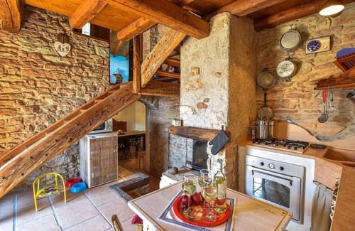 Lamon House | Amazing home in Lamon with WiFi