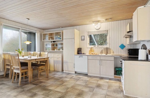 Nørre Lyngby House | Amazing home in Løkken with WiFi