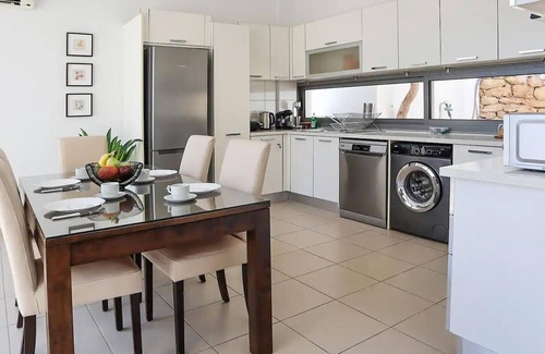 Miliou House | Amazing home in Miliou-Paphos with WiFi