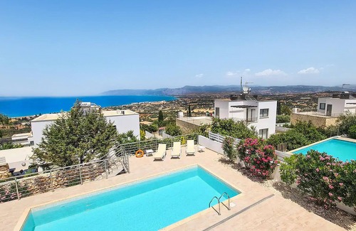 Miliou House | Amazing home in Miliou-Paphos with WiFi