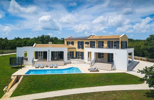 Divsici House | Amazing home in Marcana