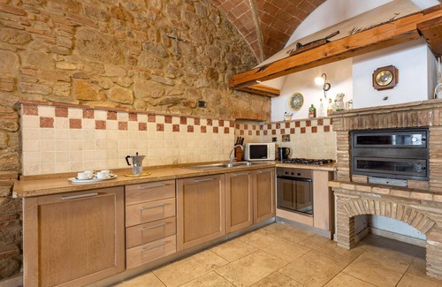 Mazzolla House | Amazing home in Mazzolla with WiFi