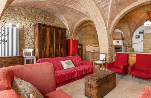 Mazzolla House | Amazing home in Mazzolla with WiFi