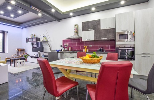 Mitogio House | Amazing home in Mitogio with WiFi