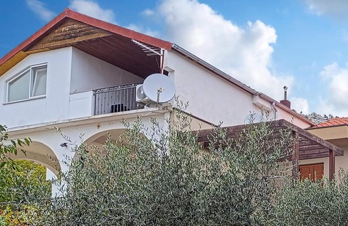 Croatian Coast House | Amazing home in Modric with WiFi