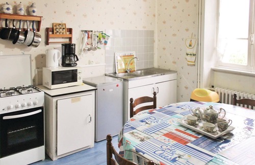 Morlaix House | Amazing home in Morlaix with WiFi