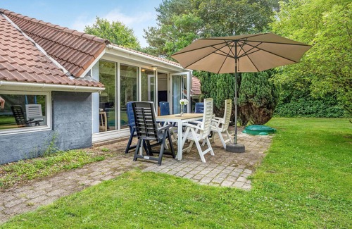 Jegum House | Amazing home in Oksbøl with kitchen
