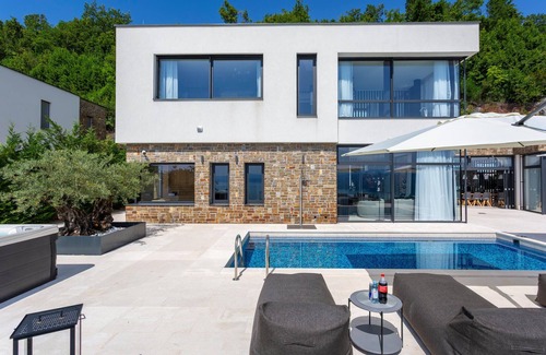 Opatija House | Amazing home in Opatija with sauna
