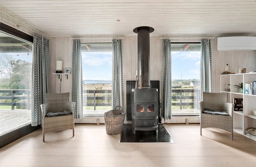 Ronbjerg House | Amazing home in øster assels with WiFi