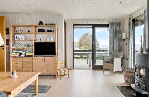 Ronbjerg House | Amazing home in øster assels with WiFi
