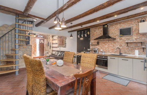 Jasenovica House | Amazing home in Porec with kitchen