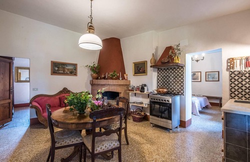 Siena House | Amazing home in Siena with WiFi