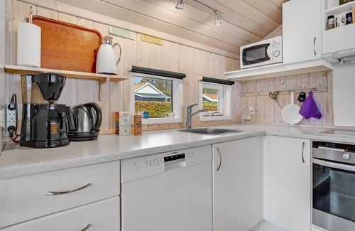 Grønninghoved Strand House | Amazing home in Sjølund with WiFi