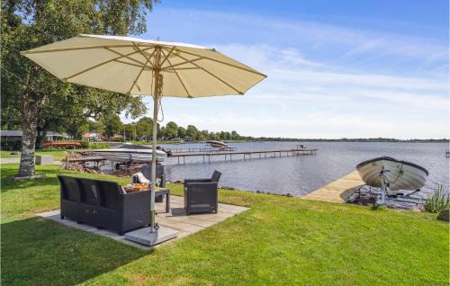 Sunds House | Amazing Home In Sunds With Lake View