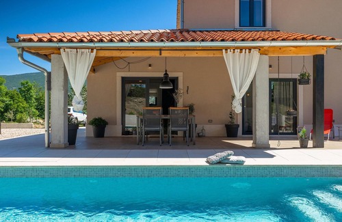 Kostrcani House | Amazing home in Susnjevica