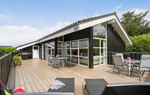 Skaven Strand House | Amazing Home In Tarm With Wifi