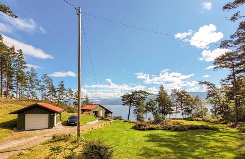 Kvam House | Amazing home in Tørvikbygd with WiFi