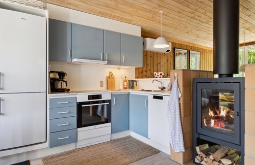 Bøtø By House | Amazing home in Væggerløse with kitchen