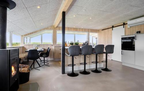 Vinderup House | Amazing Home In Vinderup With Wifi
