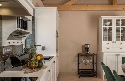 Zemunik Donji House | Amazing home in Zemunik Donji with WiFi