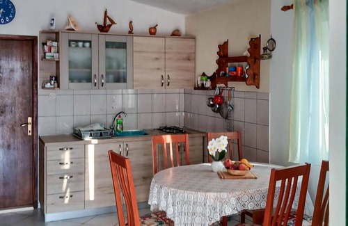 Otok Zizanj House | Amazing home in Zizanj with WiFi