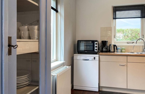 Zonnemaire House | Amazing home in Zonnemaire with WiFi