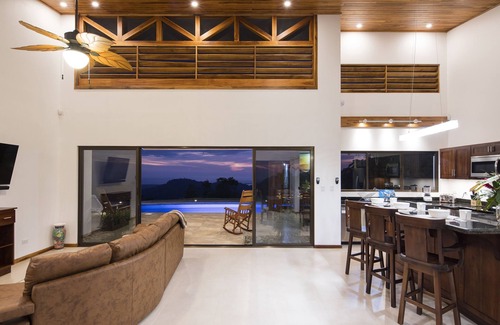 Ciudad Cortes House | Amazing house in the jungle overlooking the pacific ocean