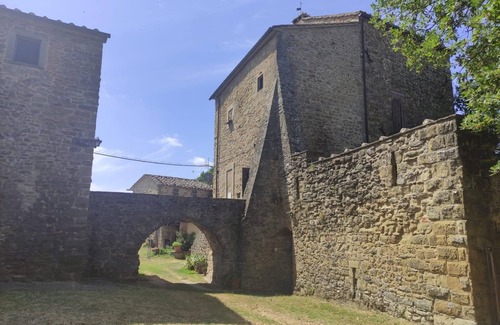 Anghiari House | Amazing House Within the Castle of Pianettole, Anghiari 30mins from AREZZO