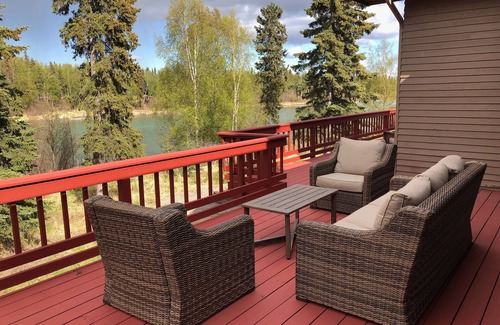 Soldotna House | Amazing Kenai River Front Home With Beautiful Views