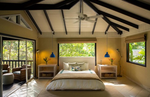 Punta Gorda Resort | Amazing King-Bed Suite w/Screened Balcony, Walk-In Shower, WiFi, & Jungle Views