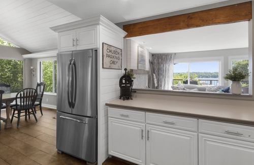 Twin Lakes House | Amazing Lake House w/ In-Ground Heated Pool