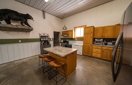 Wheeler Cabin | Amazing Lake of the Woods 2-bedroom cabin with loft and man cave in Baudette, MN