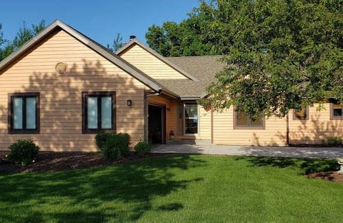 Cleveland House | Amazing Lake Views, easily accessible and close to Whistling Straits.