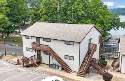Lake of the Ozarks Condo | Amazing Lake Views! 2-3 Min from Margaritaville, located in charming Osage Beach