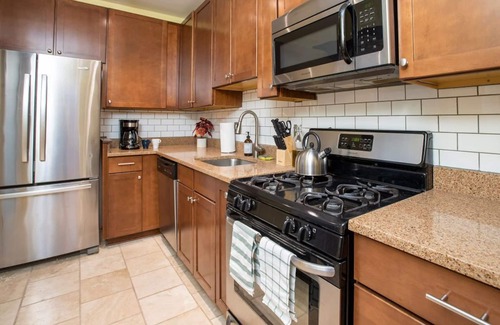 Downtown Baltimore House | Amazing location for conferences and ballgames with Free Parking!