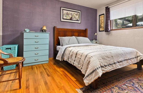 Cedar Hills House | Amazing Location, Nestled in Trees, Pet Friendly, New Decks, Close to Everything, 5 Miles 2 Portland