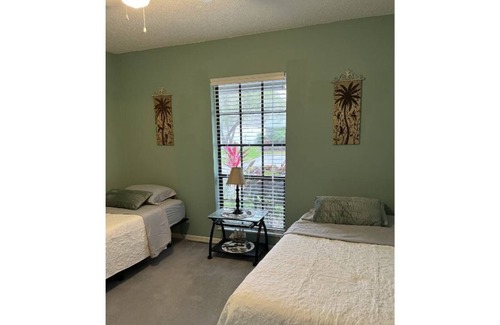 Tarpon Springs Villa | Amazing location - with-in 3 minutes walking distance to Gulf of Mexico