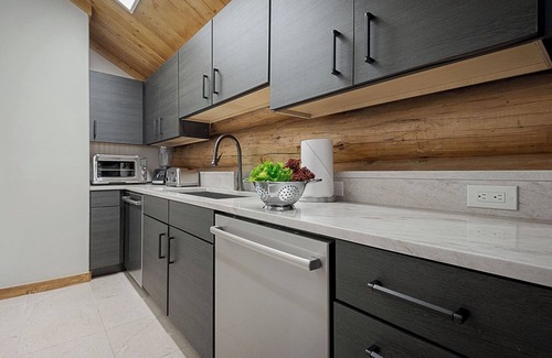 Highland Meadows House | Amazing Log Home on Gore Creek | The Savory Lodge