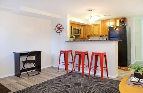 Shaw House | Amazing Logan Circle 2 Bdrm Bsmt Apt/Convention Center.