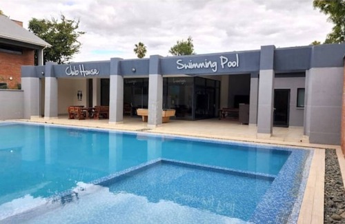 Greendale Apartment | Amazing Luxury, 6 Sleeper Apt inside Sitari Estate
