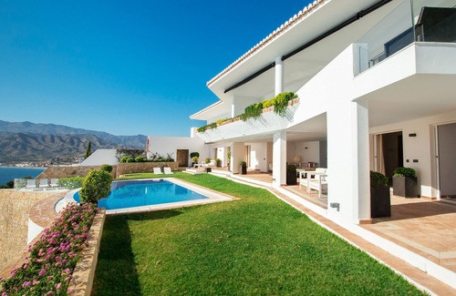 Almunecar Villa | Amazing luxury 7 bed villa on cliff over sea with private pool, sauna and jacuzzi