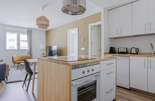 Imperial Apartment | Amazing Madrid Río 3BR, by Blueground