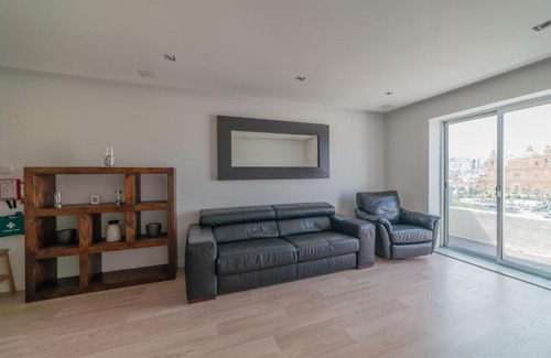 Pieta Apartment | Amazing marina seafront, stylish 3BR