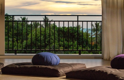 Long Bay Hills Apartment | Amazing Modern Beach Front Studio w/Pool Jacuzzi - Karana Studioo1
